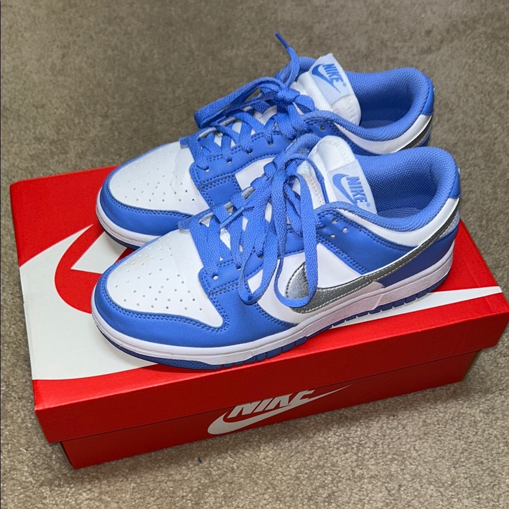 Nike Blue and Silver Sneakers Low-Top Design
